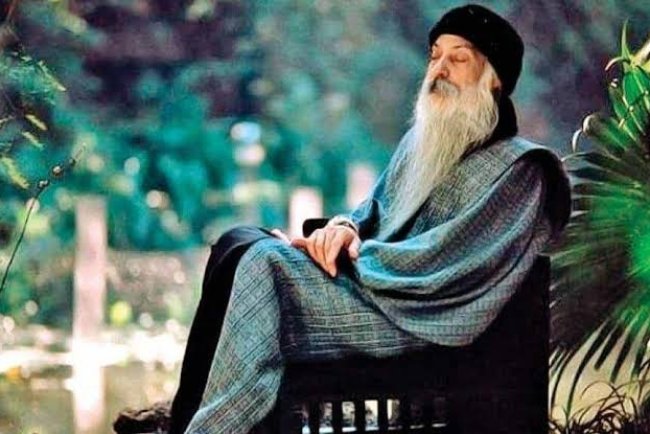ओशो जयंती विशेष: मानव जीवन – जडतेपासून चेतनेपर्यंतचा प्रवास | तीन ऊर्जा क्षेत्रांचे रहस्य